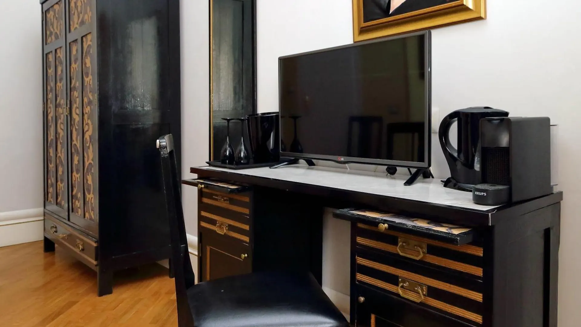Domus Monami Luxury Suites Rome 2*,  Italy