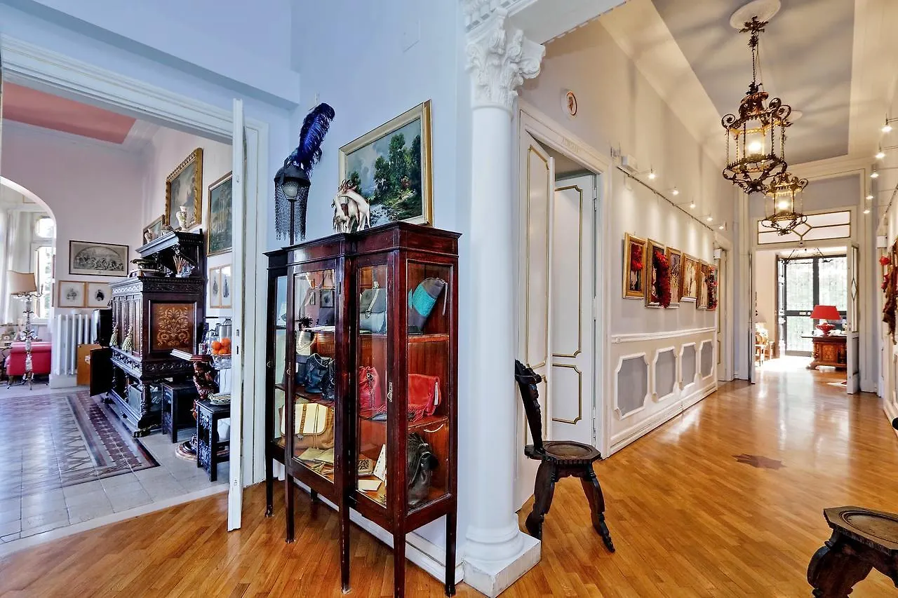 Domus Monami Luxury Suites Rome 2*,